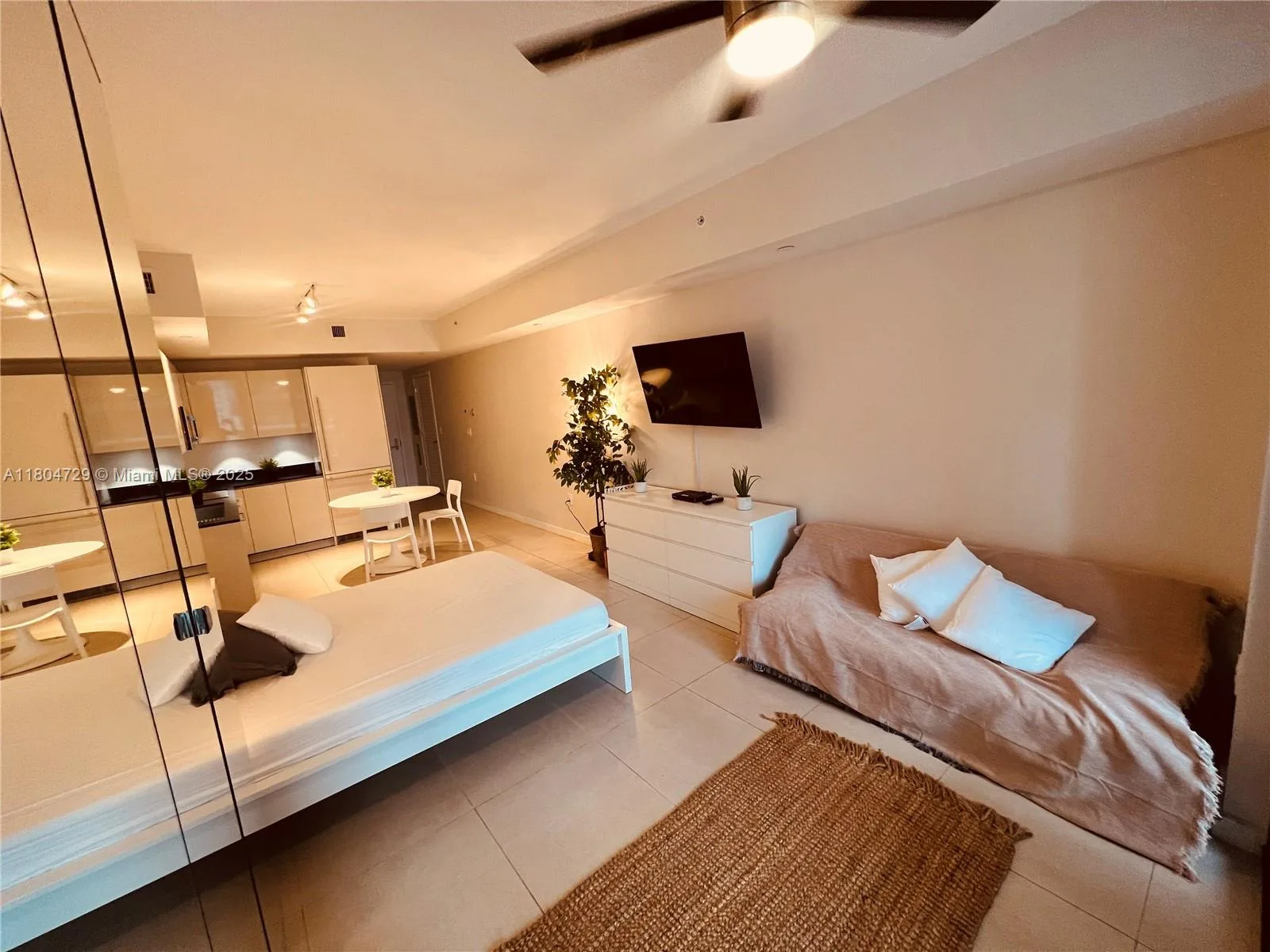 1010 Brickell Ave # 2710, Miami, FL 33131 photo 9