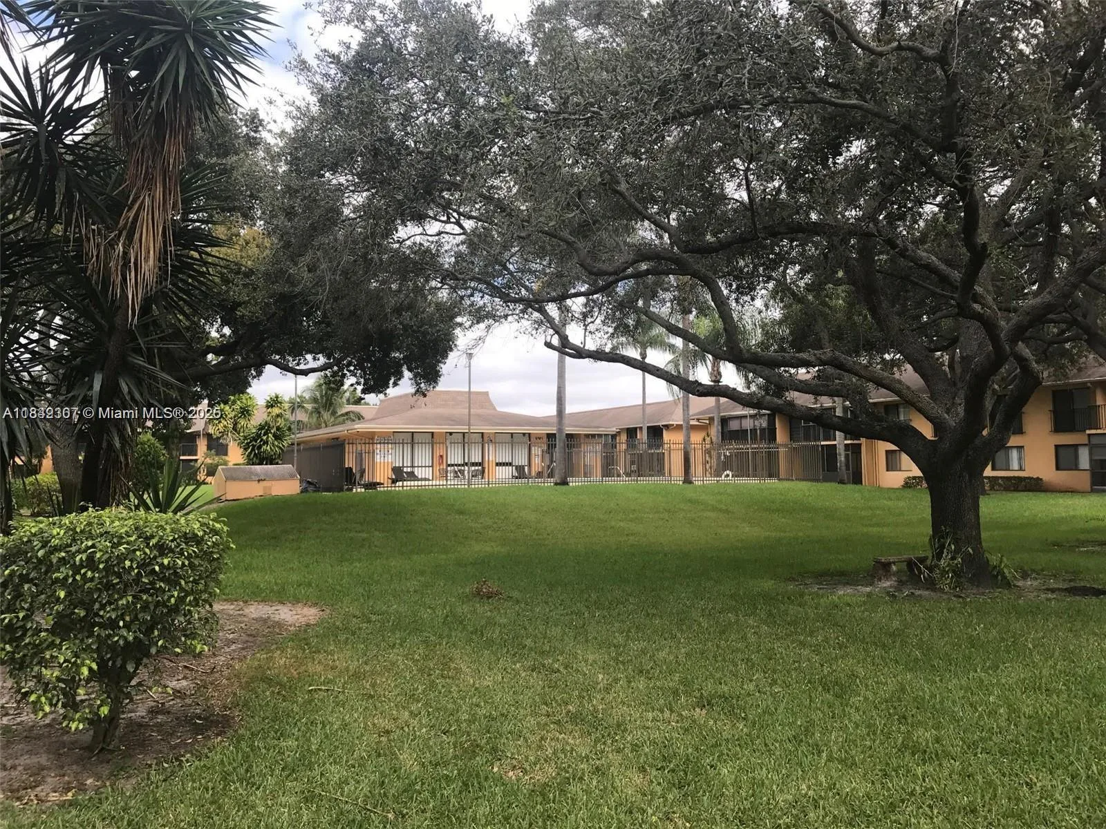 5831 Washington St # 45, Hollywood, FL 33023
