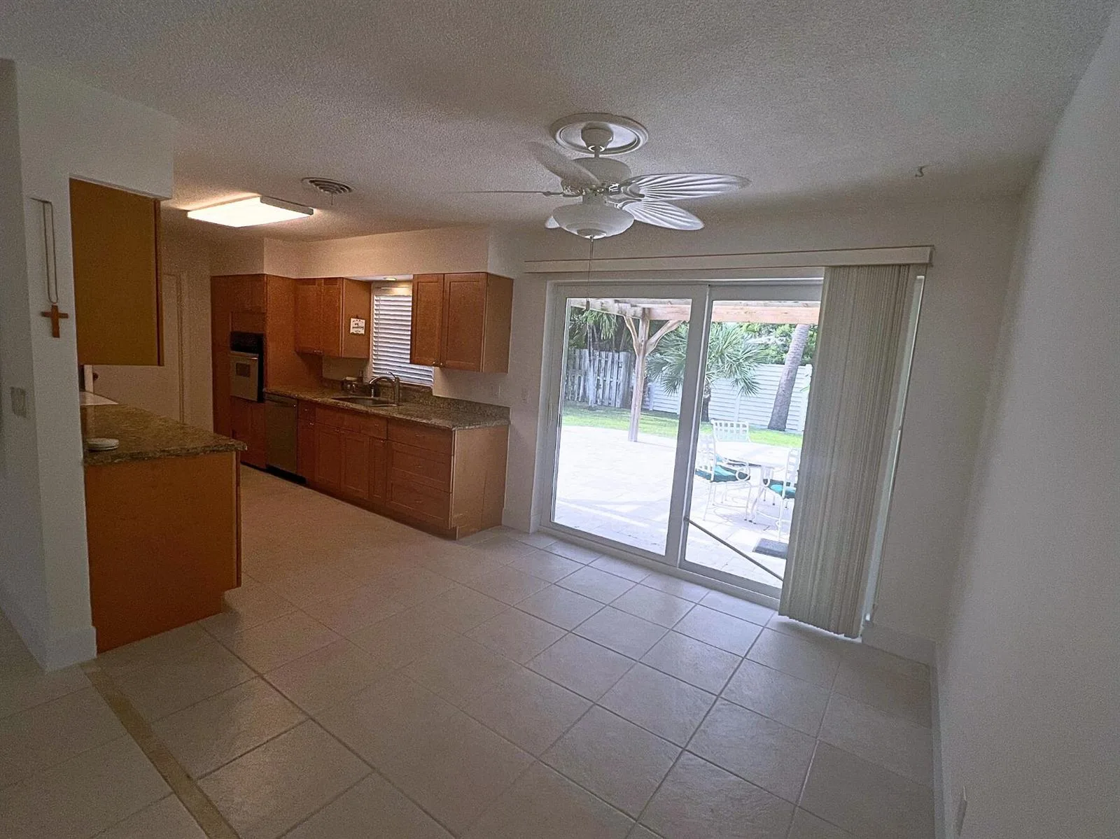1260 Manor Drive, Riviera Beach, FL 33404 photo 10