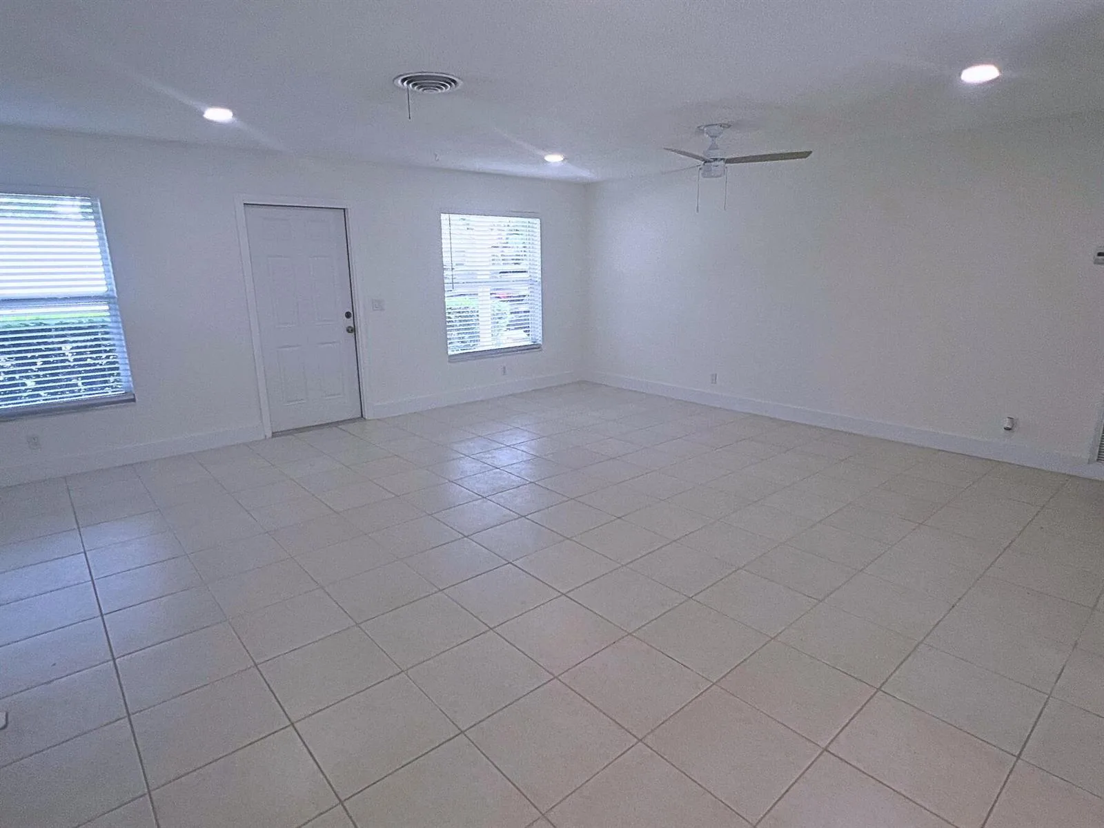 1260 Manor Drive, Riviera Beach, FL 33404 photo 11