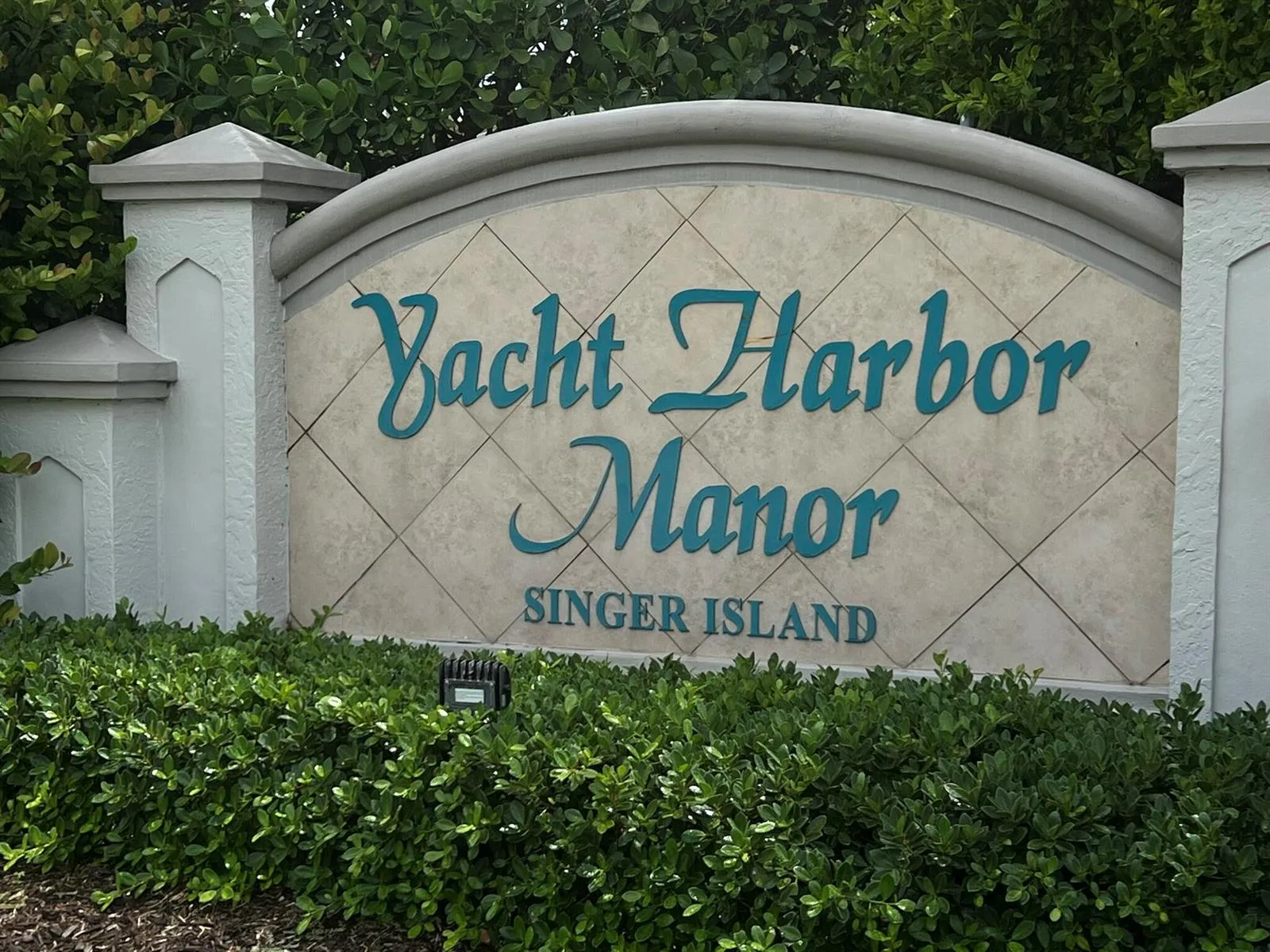 1260 Manor Drive, Riviera Beach, FL 33404 photo 2