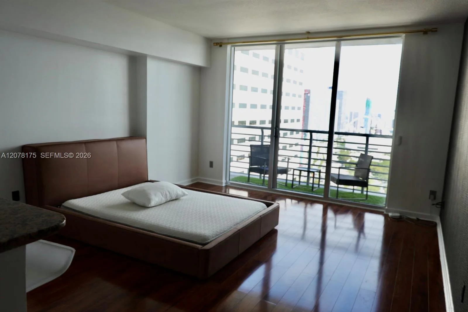 325 S Biscayne Blvd # 4220, Miami, FL 33131 photo 2