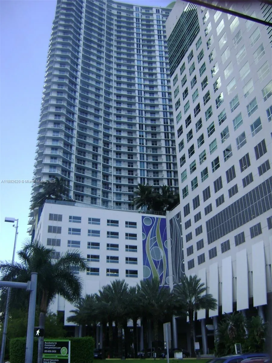 185 SW 7th St # 3302, Miami, FL 33130