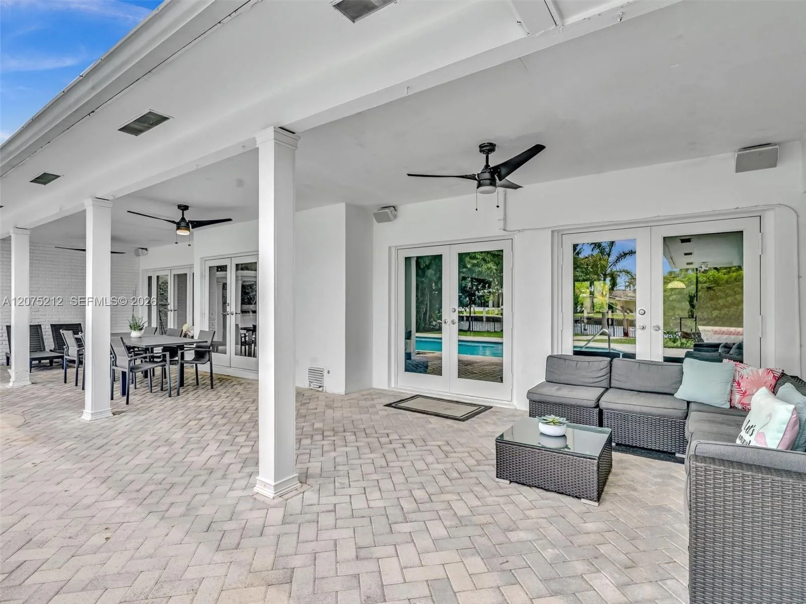 413 Tamarind Dr, Hallandale Beach, FL 33009 photo 8