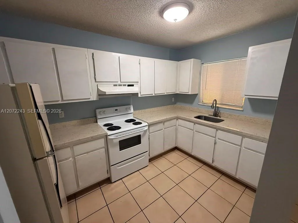 1501 W 42nd St # 205, Hialeah, FL 33012