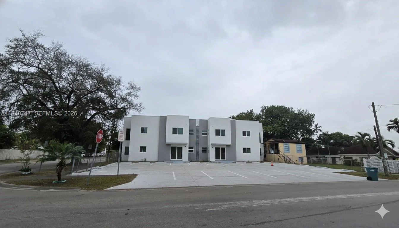 3108 NW 29th St, Miami, FL 33142 photo 5