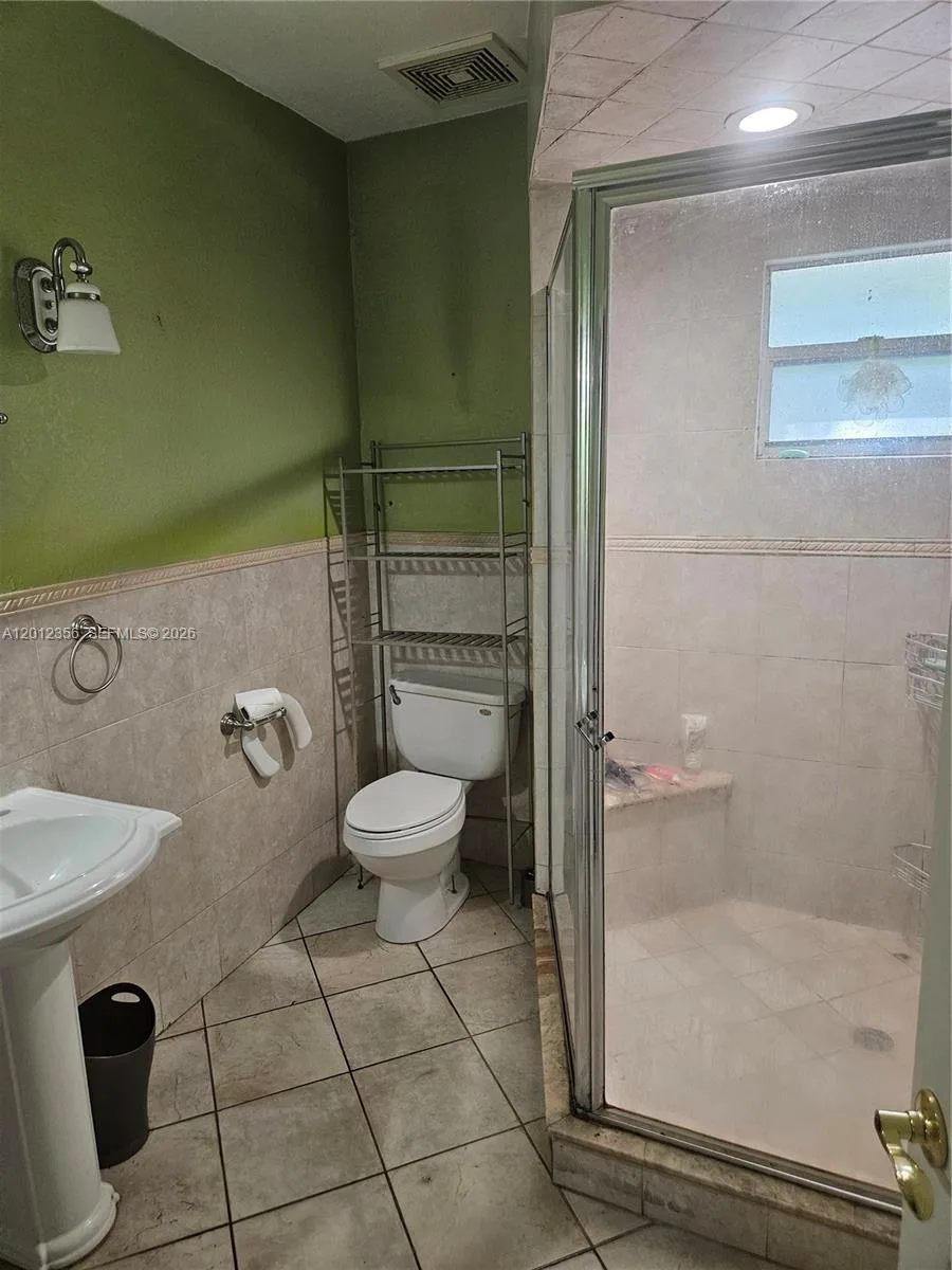 2231 NW 4th Ter, Miami, FL 33125 photo 9