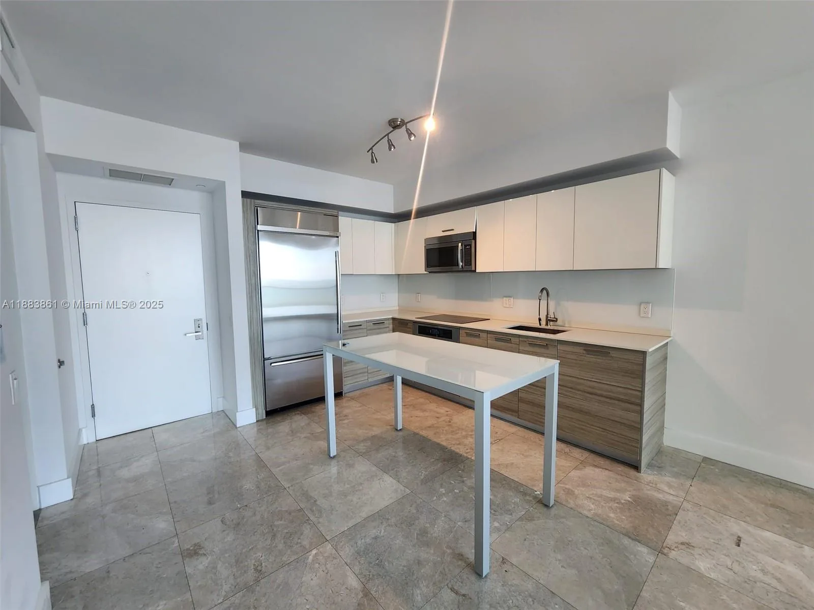 1300 Brickell Bay Dr # 2007, Miami, FL 33131