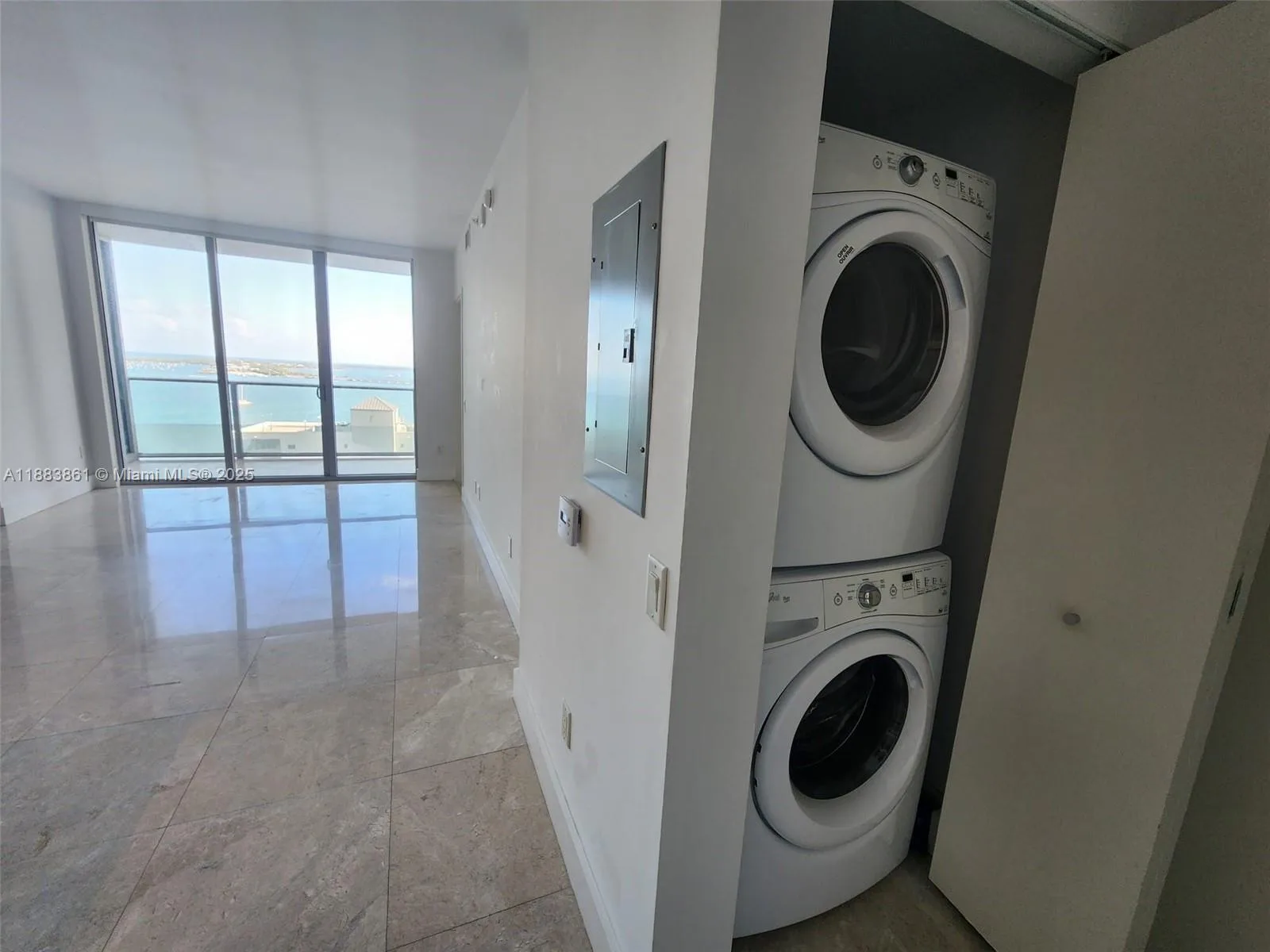 1300 Brickell Bay Dr # 2007, Miami, FL 33131 photo 4