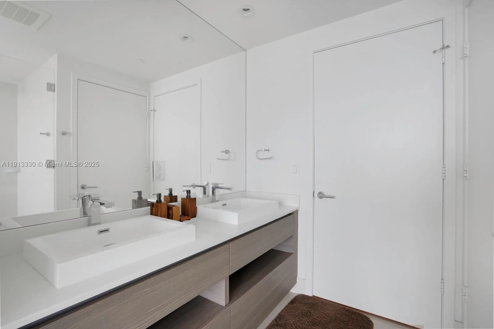 460 NE 28th St # 2806, Miami, FL 33137 photo 13