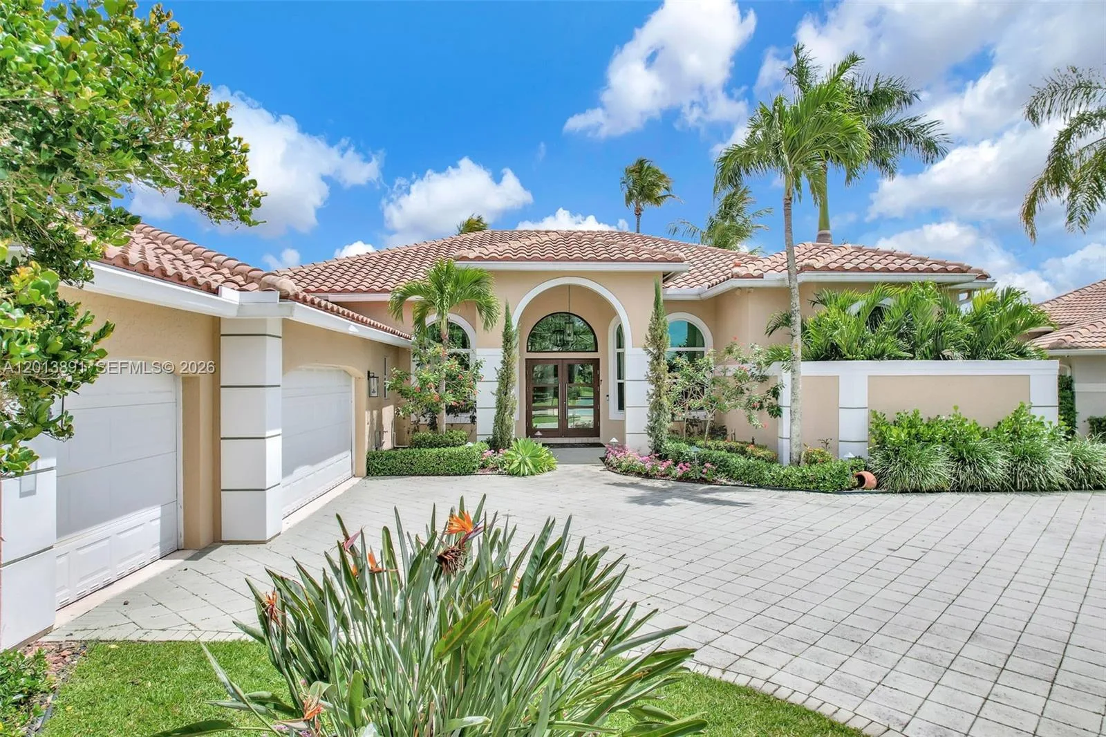 2715 Edgewater Court, Weston, FL 33332