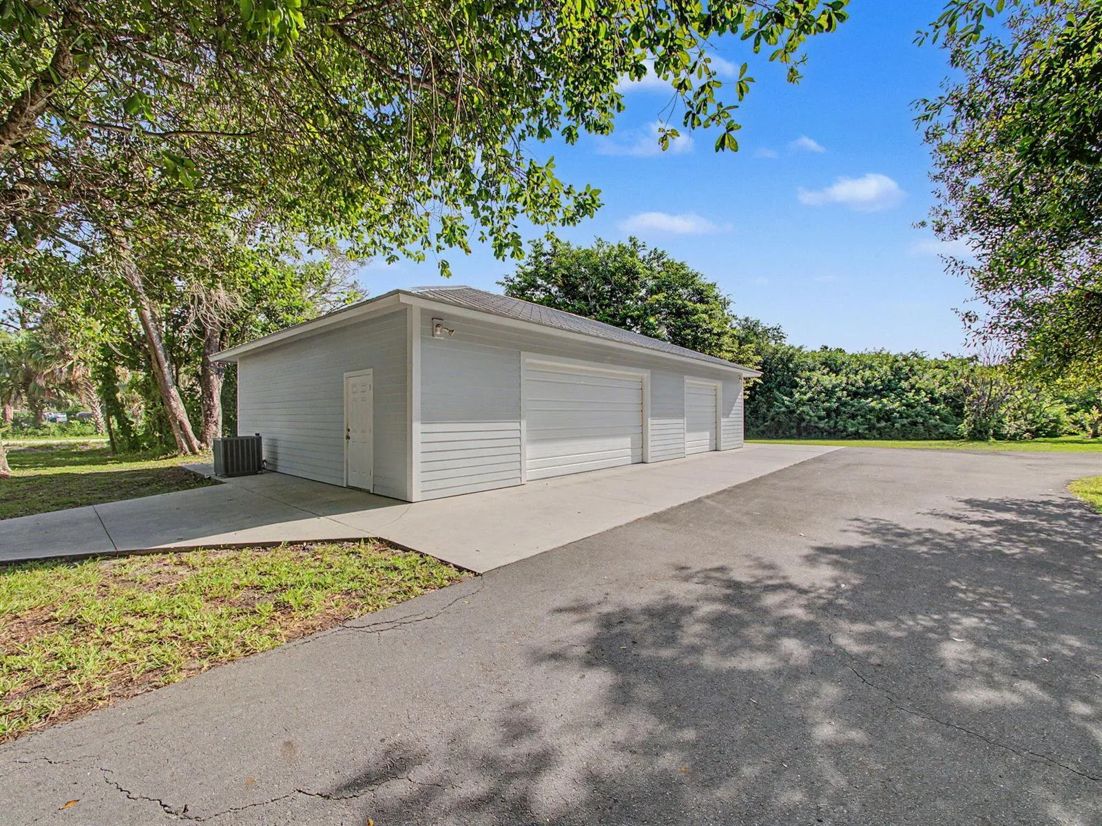 5625 SE Ault Avenue, Stuart, FL 34997 photo 9