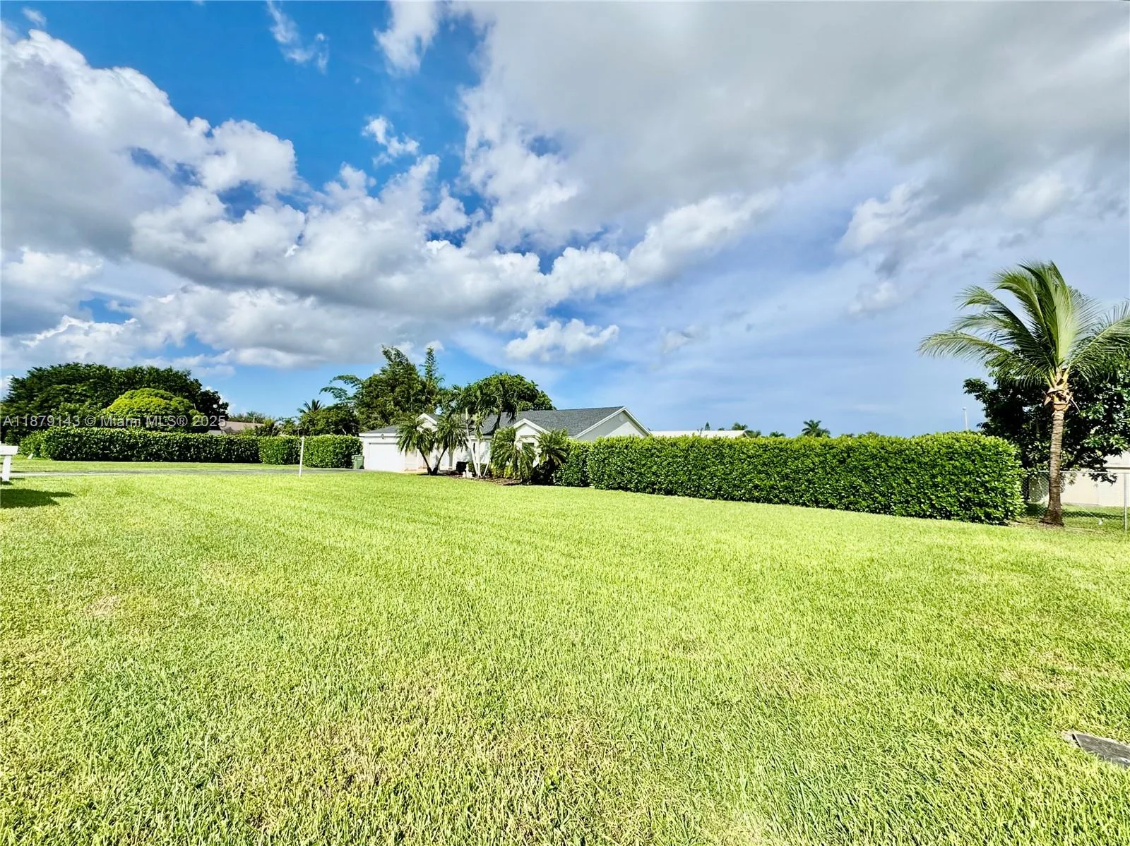 1635 NW 15th Ter, Homestead, FL 33030 photo 2
