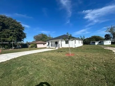 1468 NW 100th St, Miami, FL 33147