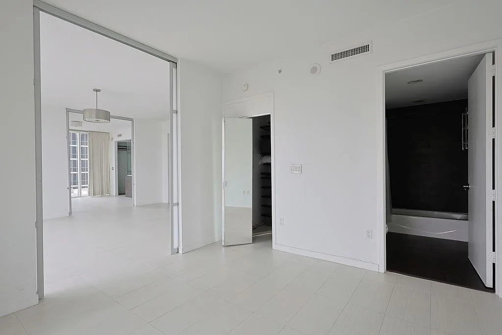 1040 Biscayne Boulevard # 1406, Miami, FL 33132 photo 2