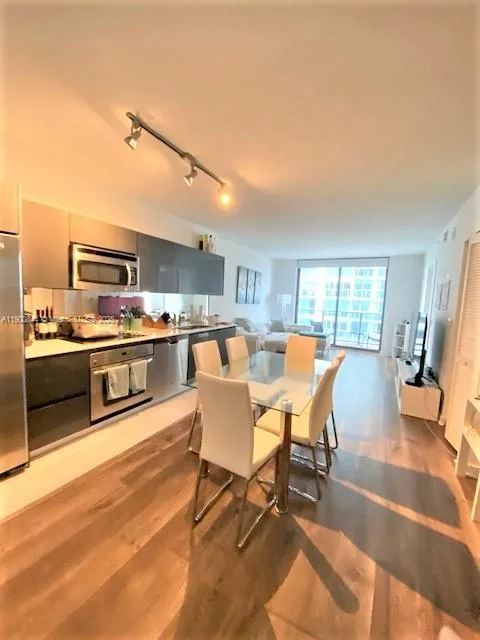 31 SE 6TH ST # 2404, Miami, FL 33131