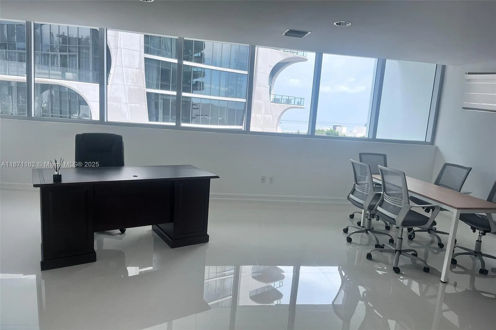 900 Biscayne Blvd # O-1403, Miami, FL 33132 photo 5