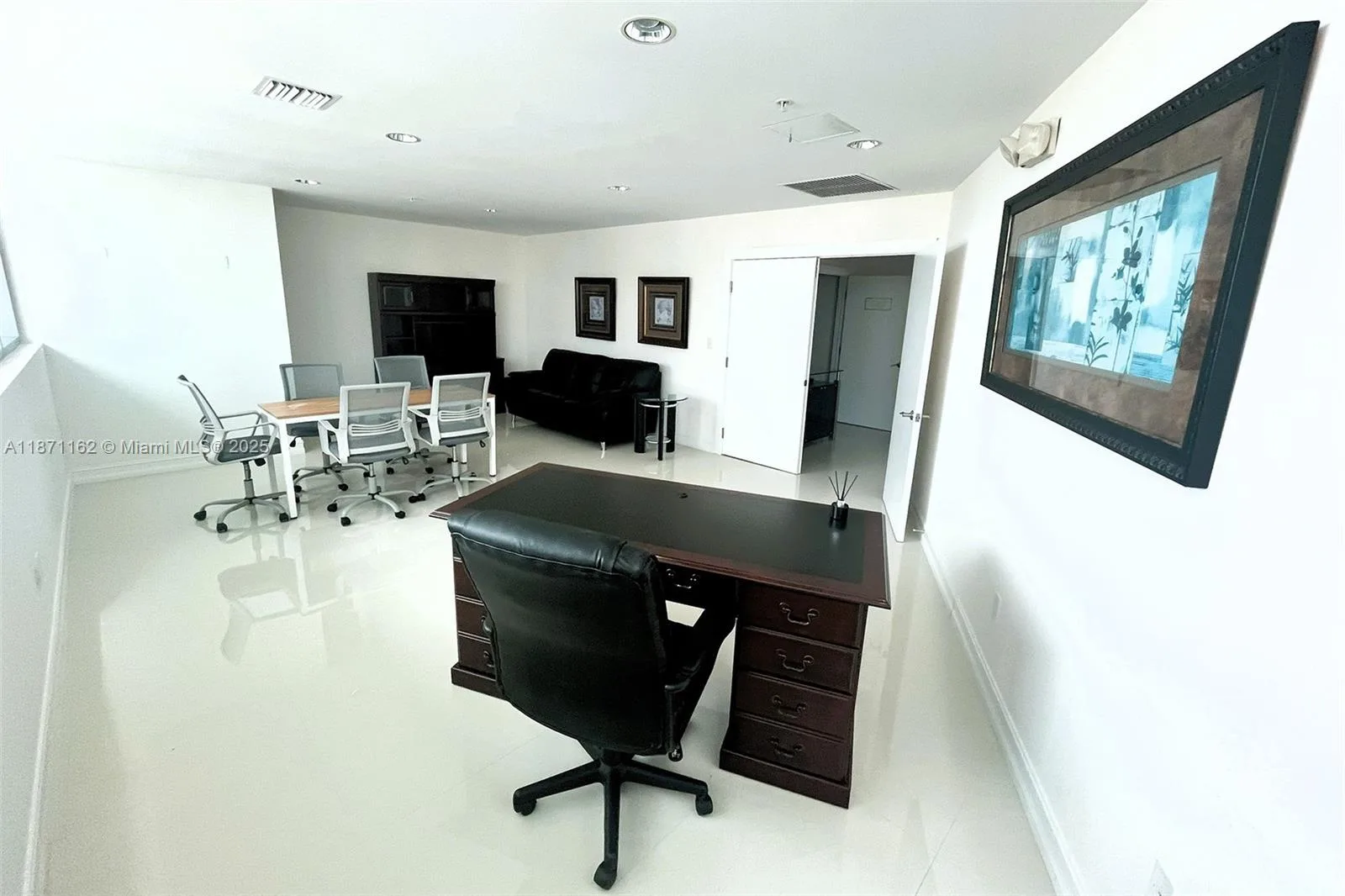 900 Biscayne Blvd # O-1403, Miami, FL 33132 photo 7