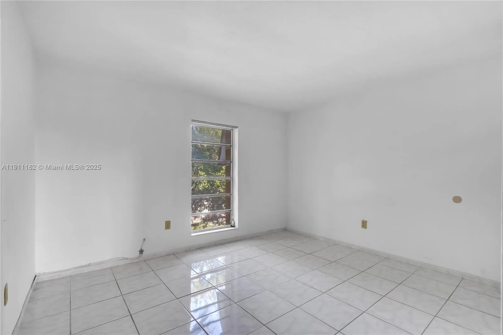 1330 W 54th St # 302C, Hialeah, FL 33012 photo 10