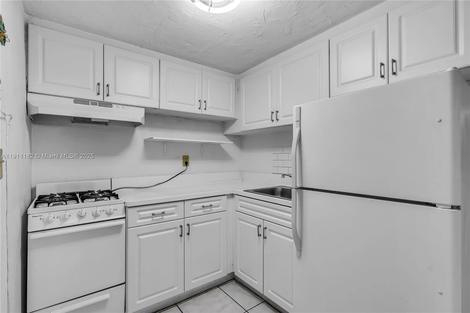 1330 W 54th St # 302C, Hialeah, FL 33012 photo 7