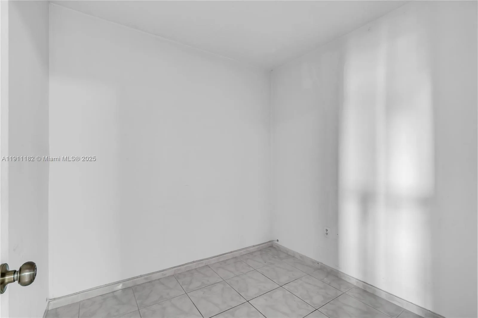 1330 W 54th St # 302C, Hialeah, FL 33012 photo 9