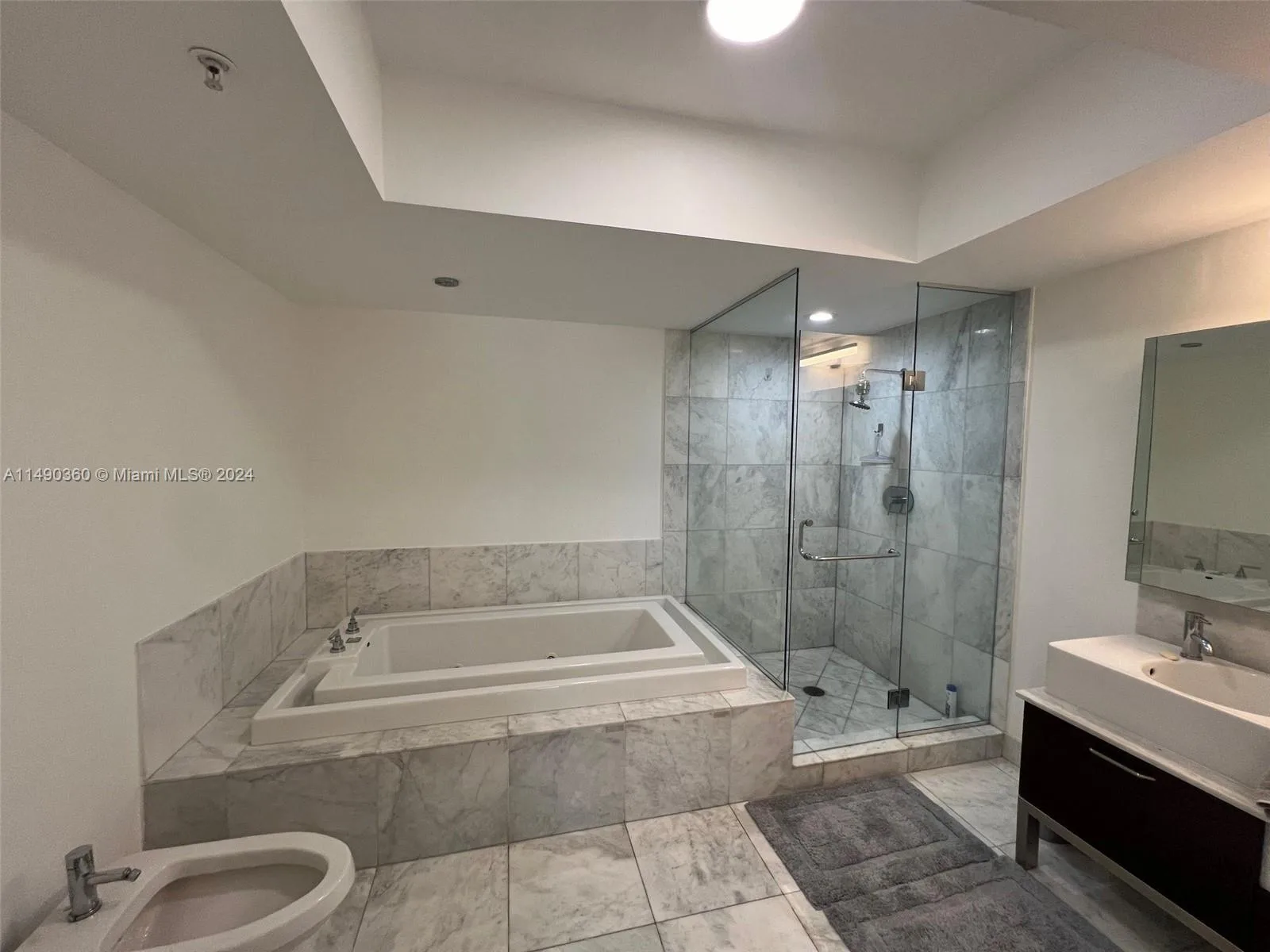 218 SE 14th Street # 1806, Miami, FL 33131 photo 3