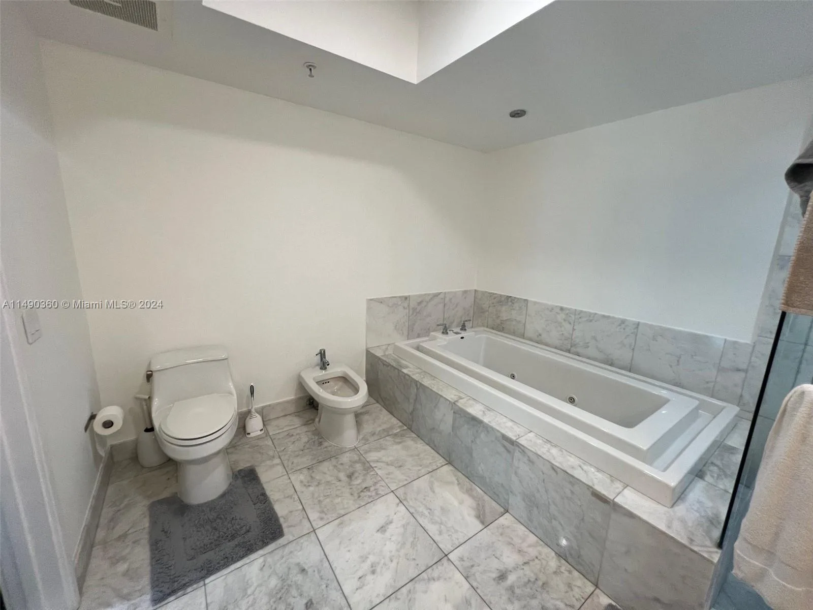 218 SE 14th Street # 1806, Miami, FL 33131 photo 4