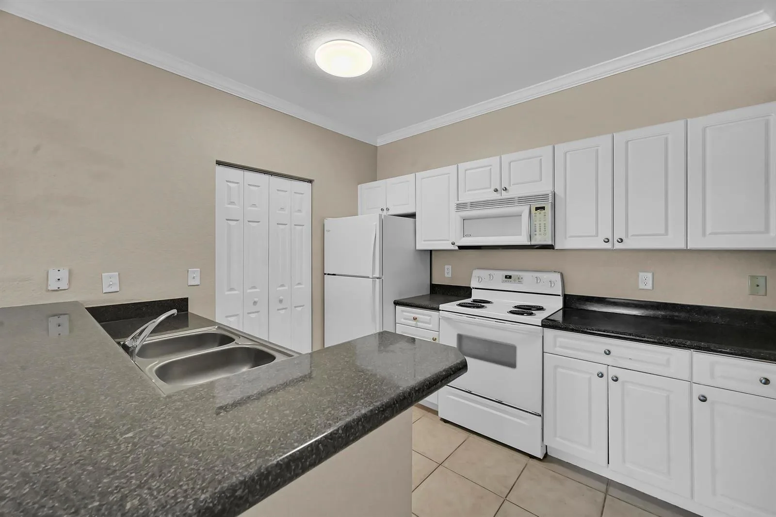196 SE Kitching Circle, Stuart, FL 34994 photo 5