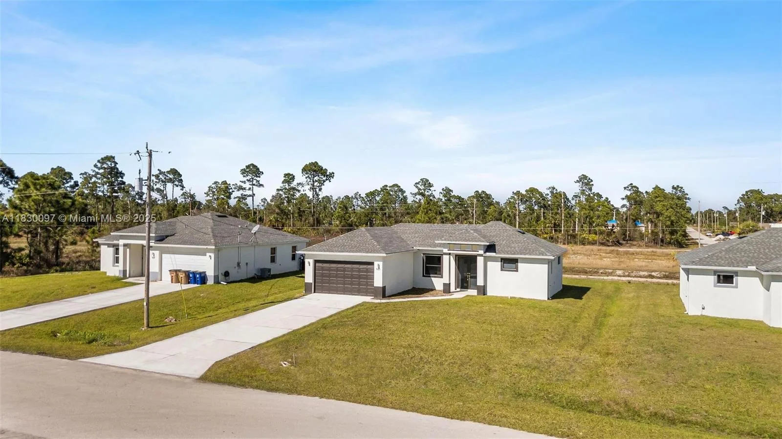 933 GLEASON ST, Lehigh Acres, FL 33974 photo 4