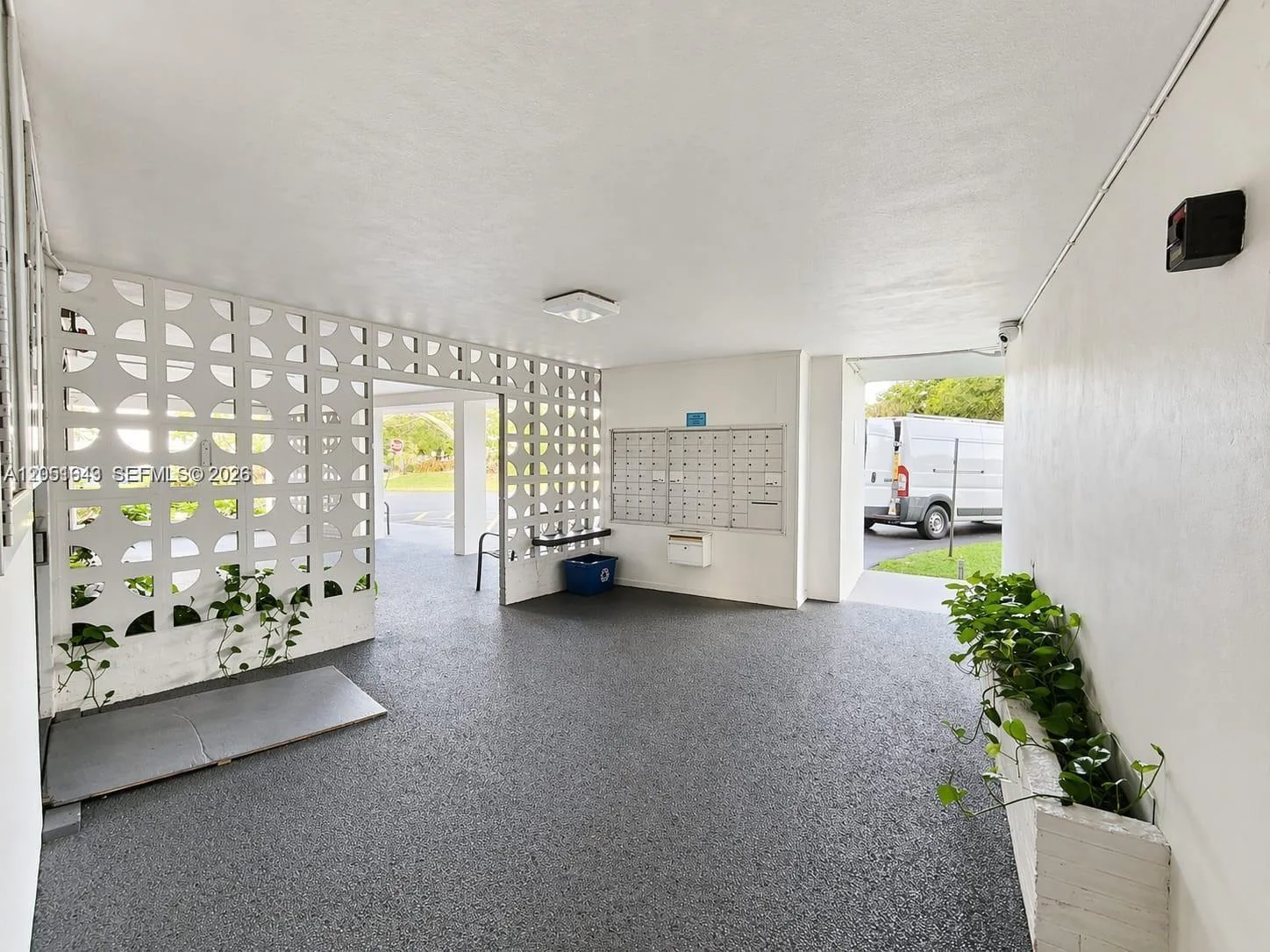 950 Hillcrest Dr # 102, Hollywood, FL 33021 photo 13