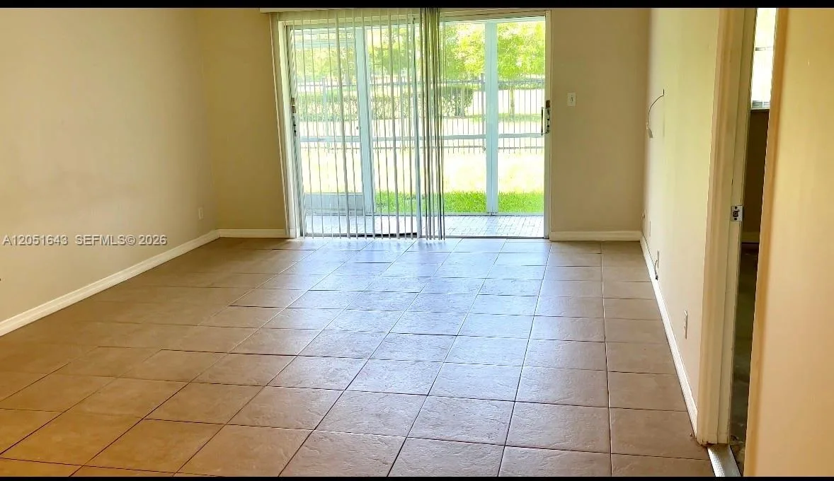 950 Hillcrest Dr # 102, Hollywood, FL 33021 photo 3