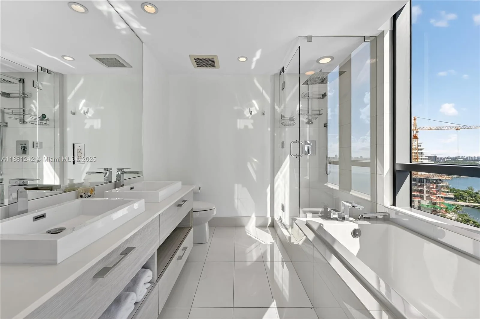 650 NE 32nd St # 2407, Miami, FL 33137 photo 12