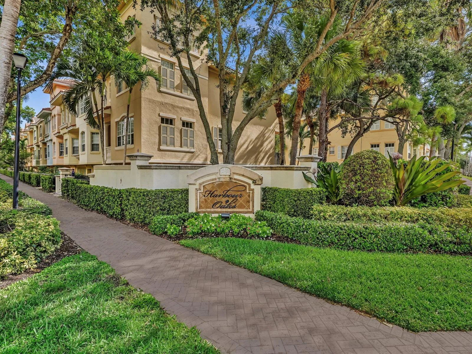 2751 RAVELLA Way, Palm Beach Gardens, FL 33410