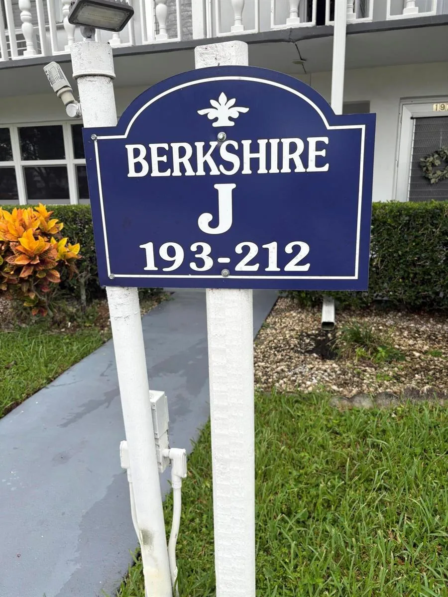 200 Berkshire J, West Palm Beach, FL 33417