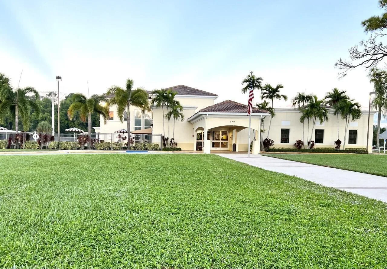 200 Berkshire J, West Palm Beach, FL 33417 photo 8