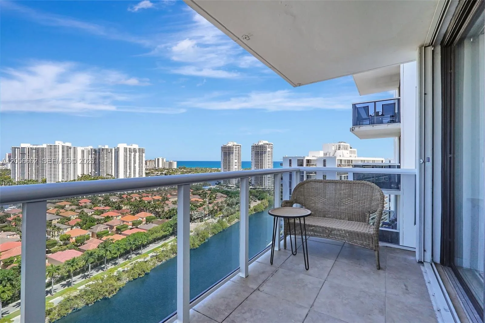 3675 N Country Club Dr # 2310, Aventura, FL 33180