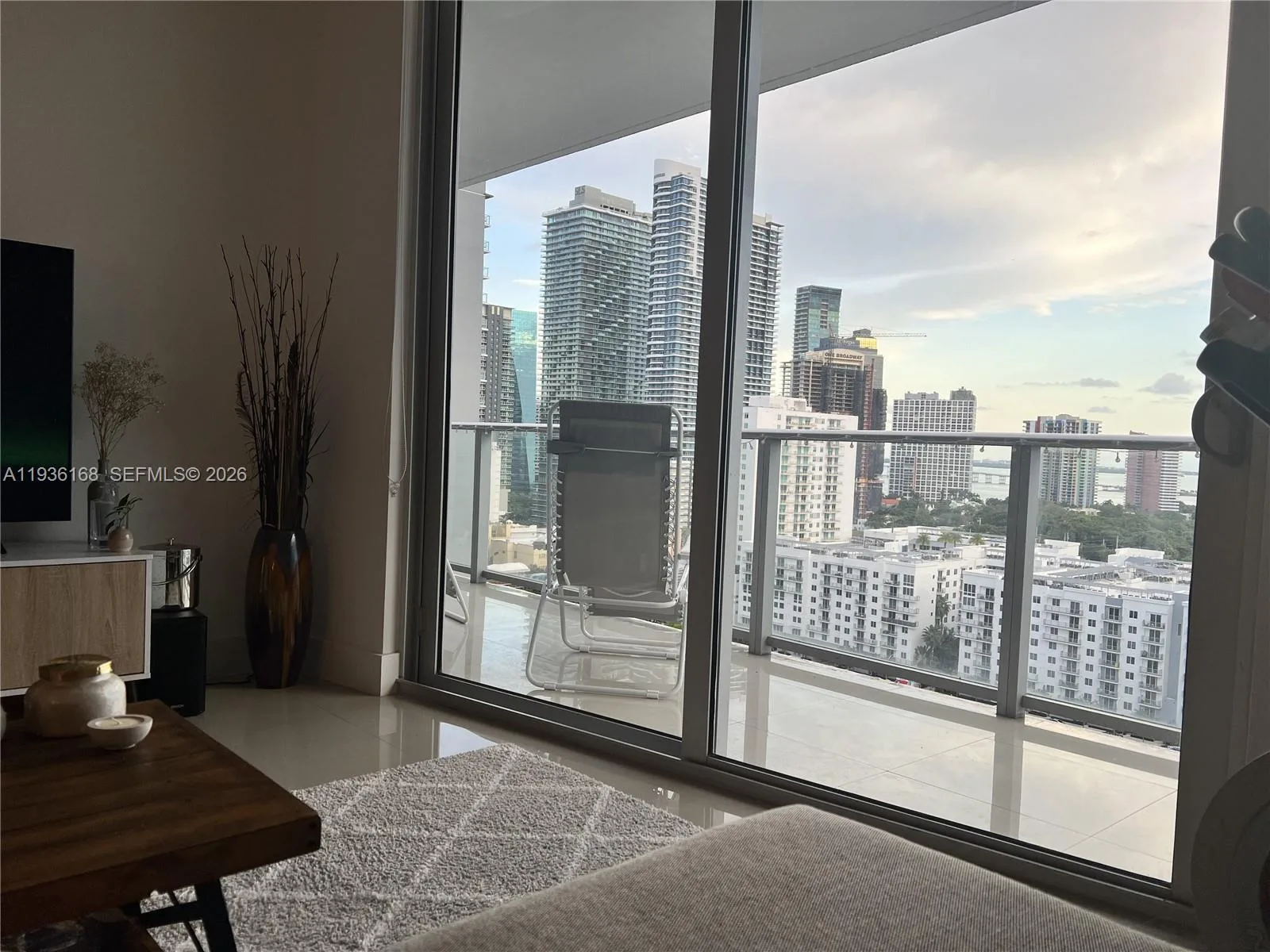1010 SW 2nd Ave # 1702, Miami, FL 33130