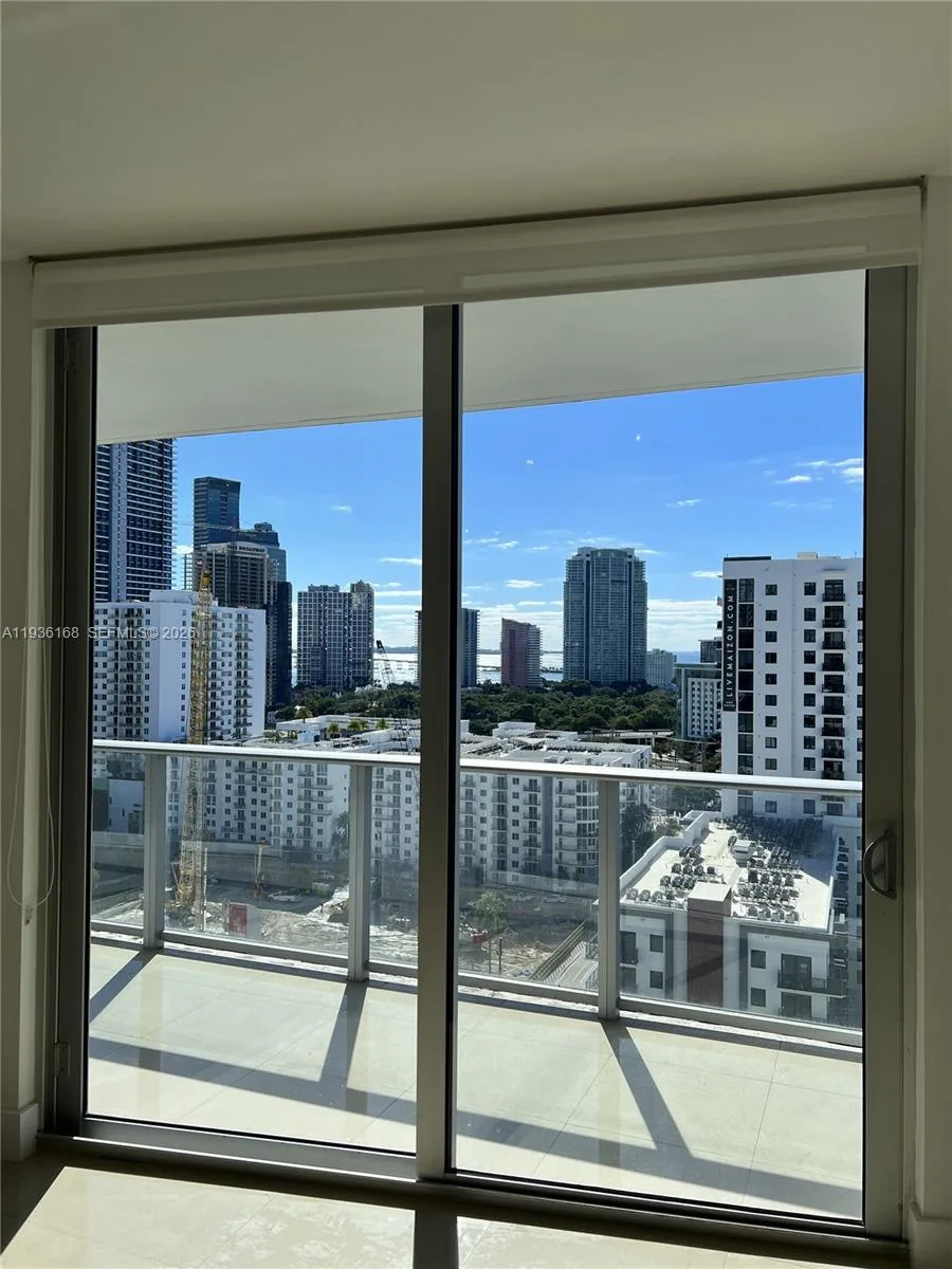 1010 SW 2nd Ave # 1702, Miami, FL 33130 photo 2