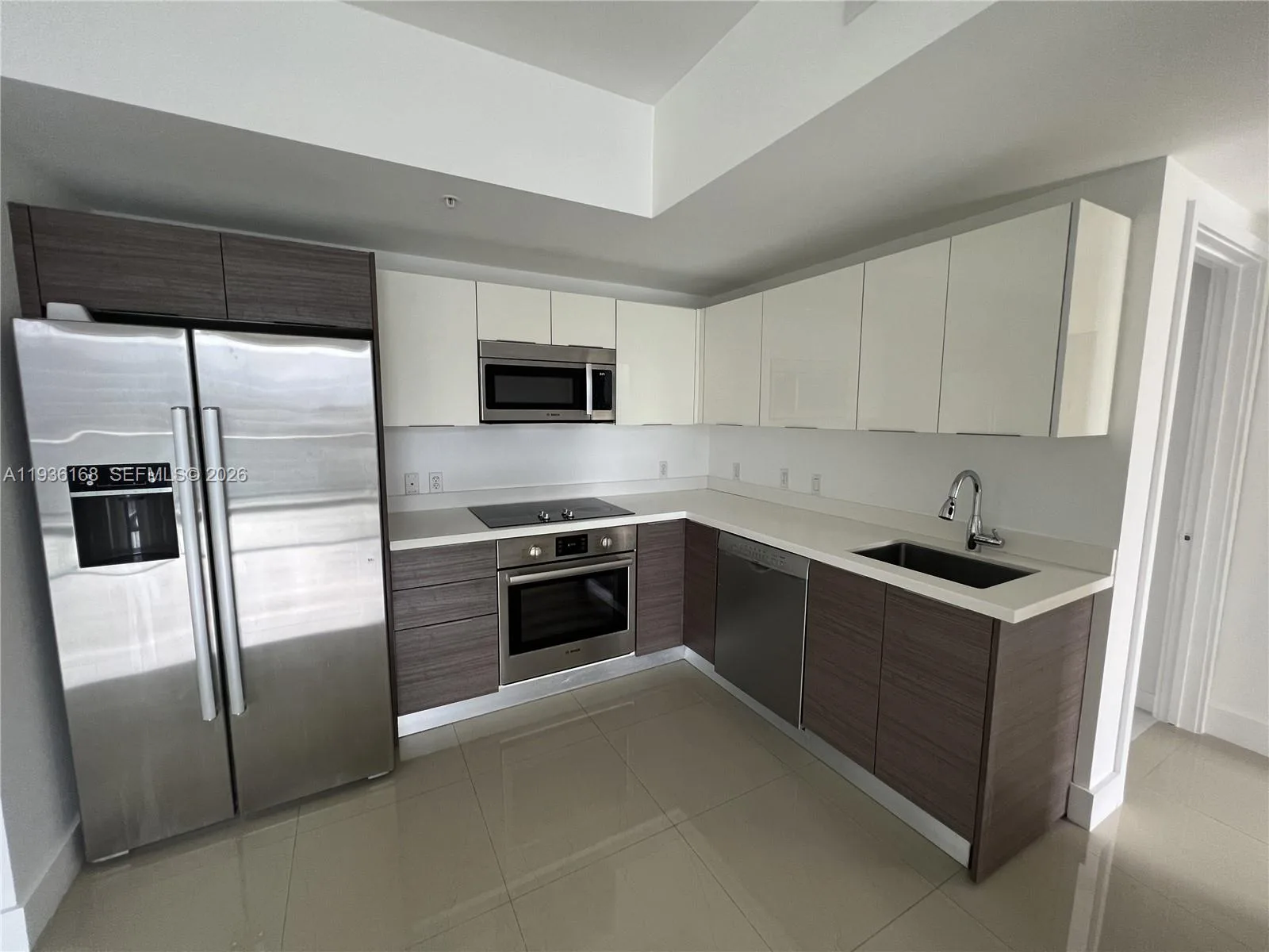 1010 SW 2nd Ave # 1702, Miami, FL 33130 photo 4