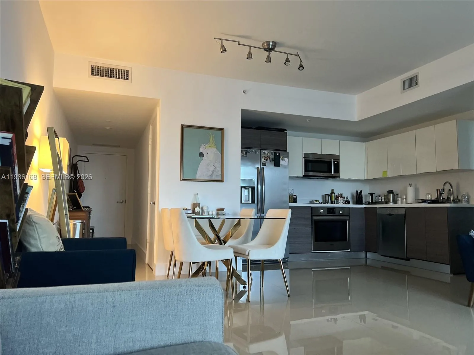 1010 SW 2nd Ave # 1702, Miami, FL 33130 photo 6