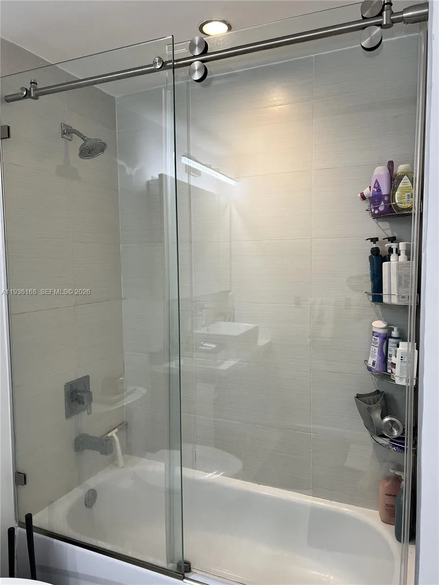 1010 SW 2nd Ave # 1702, Miami, FL 33130 photo 8