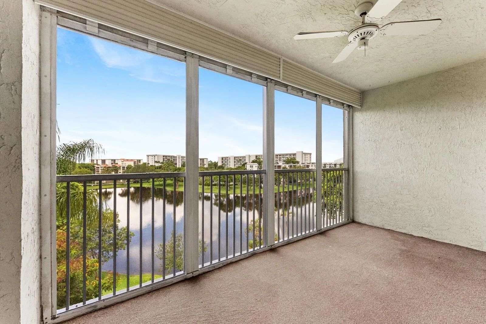 2112 S CYPRESS BEND Drive # 607, Pompano Beach, FL 33069