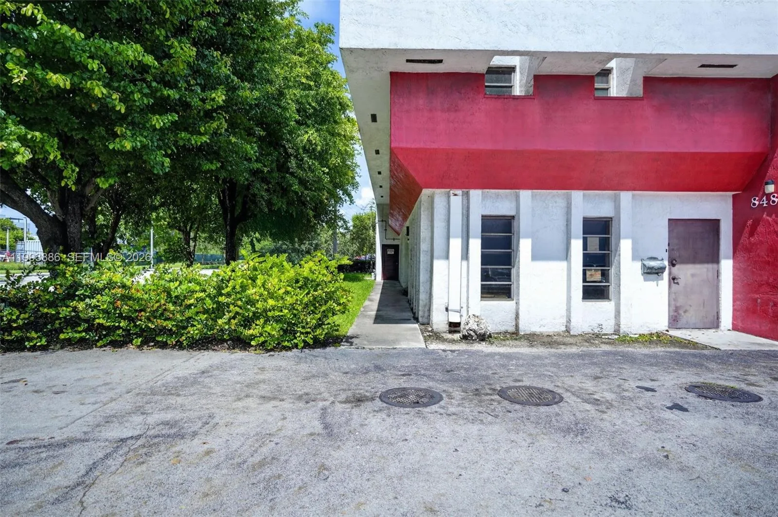 Warehouse/Restaurant For Sale In Doral, Doral, FL 33166 photo 3