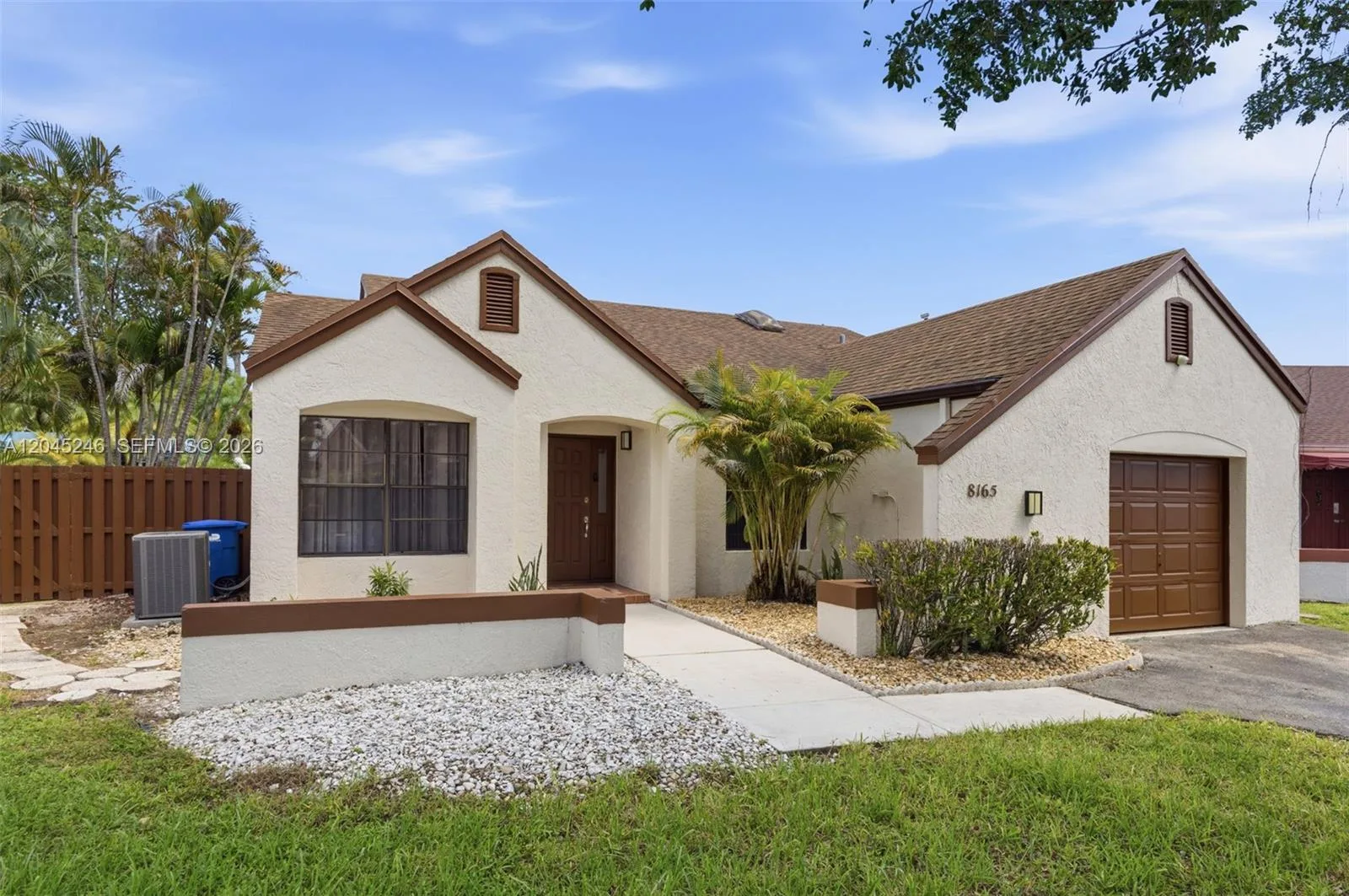 8165 NW 187th Ter, Hialeah, FL 33015 photo 3