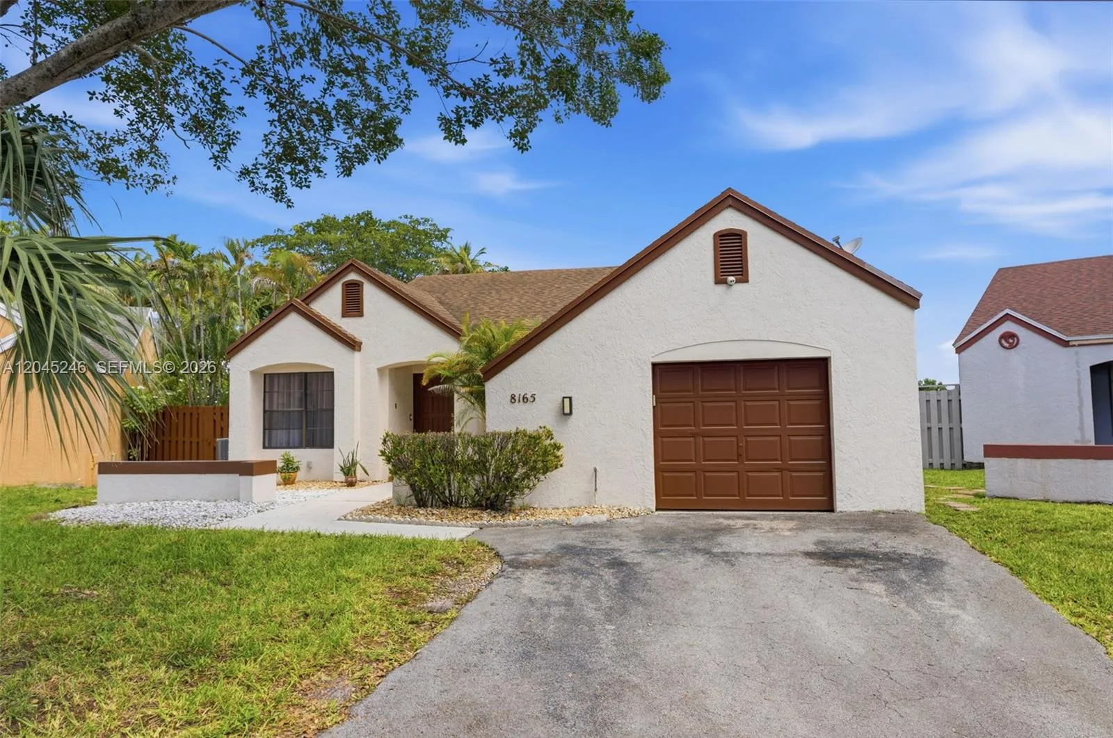 8165 NW 187th Ter, Hialeah, FL 33015 photo 4