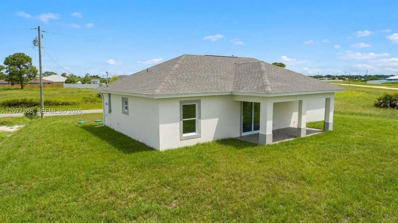 9019 E Crow Cir, La Belle, FL 33935 photo 2