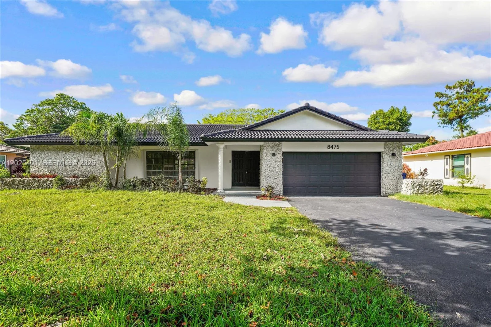 8475 NW 2nd Mnr, Coral Springs, FL 33071