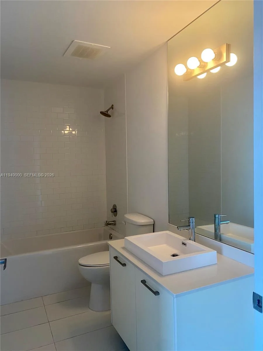 151 SE 1st St # 1108, Miami, FL 33131 photo 10