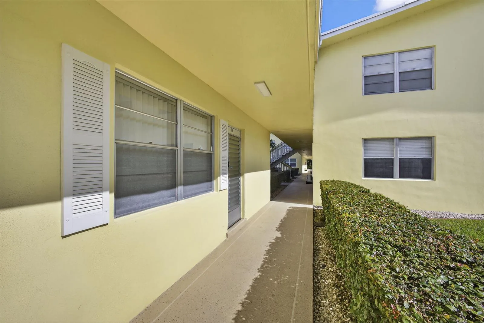 100 SHEFFIELD E, West Palm Beach, FL 33417 photo 3