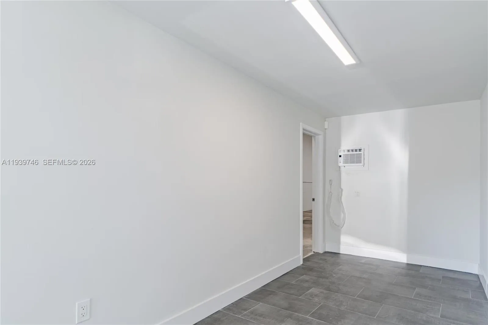 453 W 28th St, Hialeah, FL 33010 photo 3